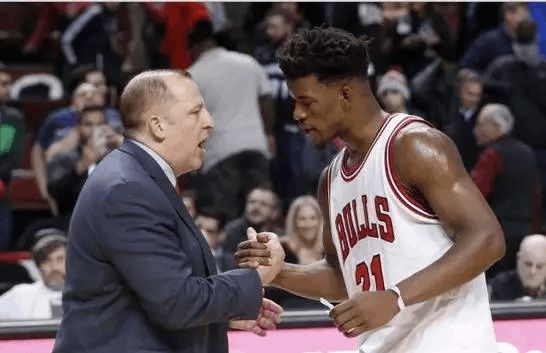 引防守时跑 引防守时跑