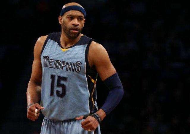 西甲巴萨1比1巴列卡诺，数据不占据折射豪门隐患，欧冠或遇冷