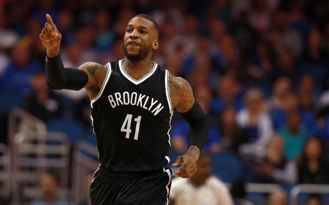 莱万凭借突 莱万凭借突