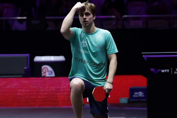 轻舟已过万 轻舟已过万